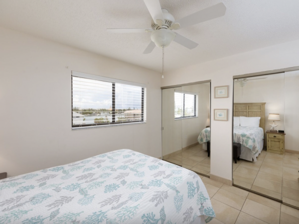 Perfect Beachfront view in Treasure Island